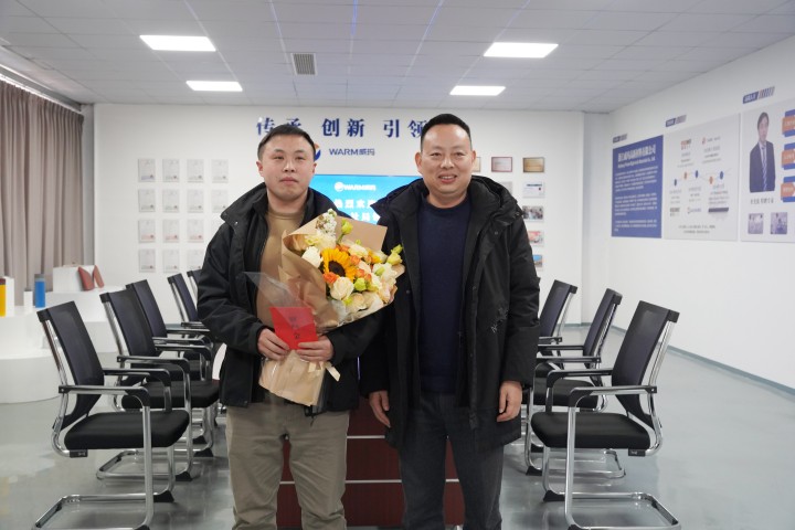 天台县人社局领导莅临威玛高新慰问人才